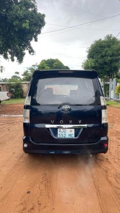 Toyota Voxy 2006