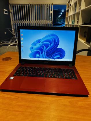 Acer Acer Aspire 315-31 Intel Celeron N3350 2GB DDR4 SDRAM ,500 GB SSHD , 15.6 Display FHD ,intel UHD Graphics , Bateria Excelente 4Horas + Carregador