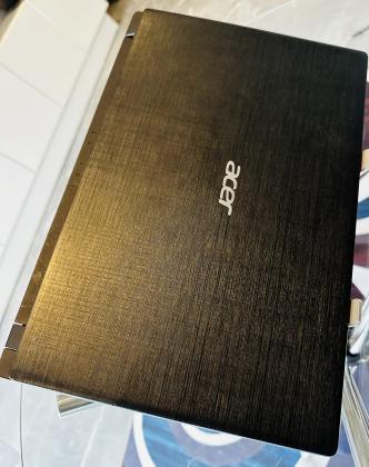 Acer Aspire 315-31 Intel Celeron N3350 2GB DDR4 SDRAM ,500 GB SSHD , 15.6 Display FHD ,intel UHD Graphics , Bateria Excelente 4Horas + Carregador Incl