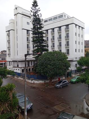 APARTAMENTO T2 na Av.Patrice Lumumba