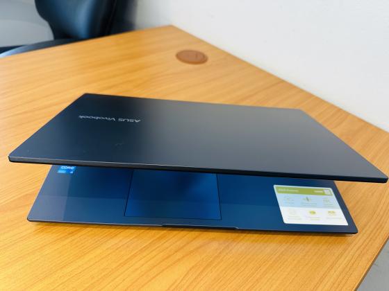 Asus VivoBook X1502ZA 12 TH Gen  Intel Core i3-1220P(12 CPUS)1.50GHZ , 8 GB DDR4 SDRAM,512 GB SSD NVMe,Intel UHD Graphics , 15.6 polegadas , Teclado C