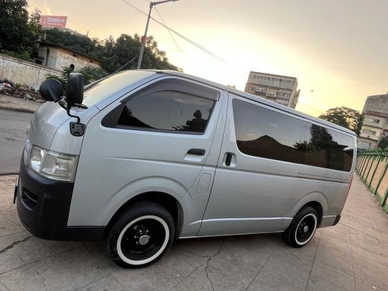 TOYOTQ HIACE RECÉM IMPORTADO