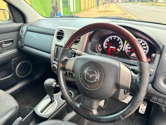MAZDA VERISA