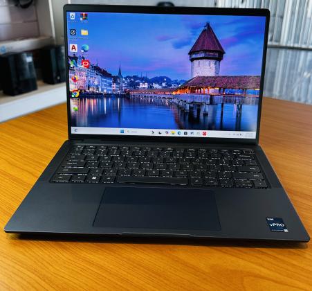 Dell Latitude 7440 UltraBook and Touchscreen Machine 13 TH Generation,Intel Core I7-1365U (12 CPUs)32 GB DDR5 SDRAM , 512 GB SSD STORAGE NVMe intel Ir