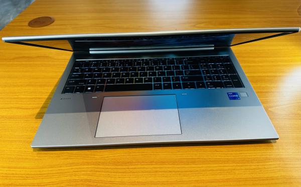 Dell Pricision 3571 Graphical and Workstation Machine Intel Core i7-12800H  (20 CPUs)2.40 GHZ, 32 GB DDR5 SDRAM 512 GB SSD NVMe Intel UHD Graphics NVi