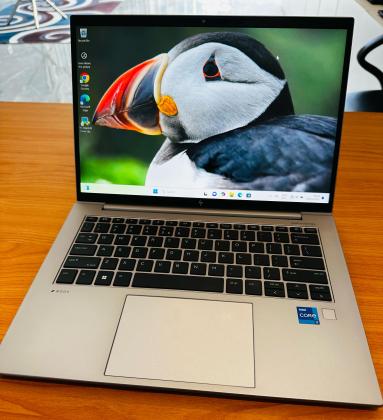 HP Zbook Firefly G10 Mobile Workstation i7 13th 16GB RAM 256GB SSD 14”