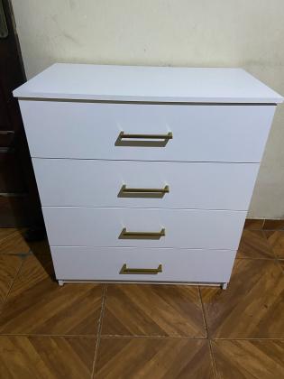 Comoda disponível