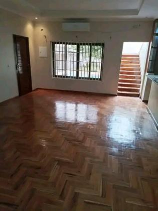 VENDO MORADIA T5