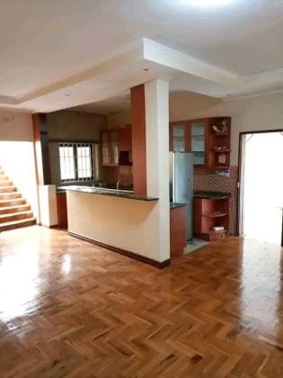 VENDO MORADIA T5