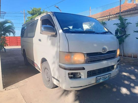 TOYOTA HIACE QUANTUM CLEAN