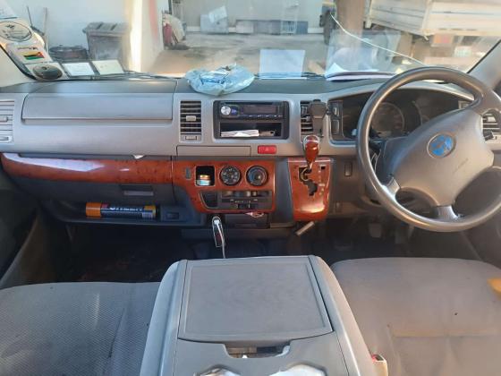 TOYOTA HIACE QUANTUM CLEAN