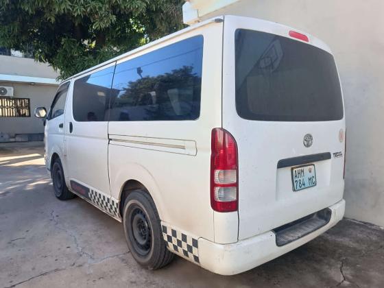 TOYOTA HIACE QUANTUM CLEAN