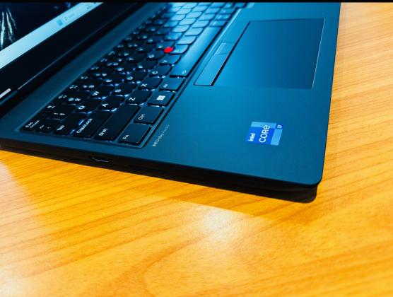 Laptop lenovo Thinkpad P16v WorkStation And Touchscreen Machine  Concebido para Programas pesadíssimos 13th gen intel core i7-13700H (20 CPUs) 2.4ghz