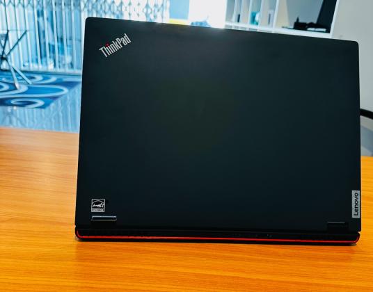 Laptop lenovo Thinkpad P16v WorkStation And Touchscreen Machine  Concebido para Programas pesadíssimos 13th gen intel core i7-13700H (20 CPUs) 2.4ghz