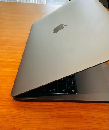 MacBook Air 2019 Retina i5 8GB RAM 128GB SSD