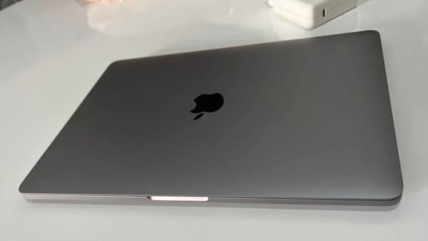 MacBook Pro 2019 TouchBar i5 8GB 512GB