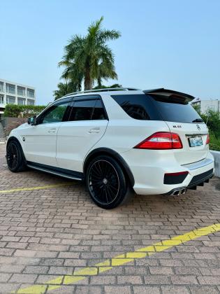 Mercedes ML63 AMG 2013 5.5cc V8 BITURBO RECEM IMPORTADO