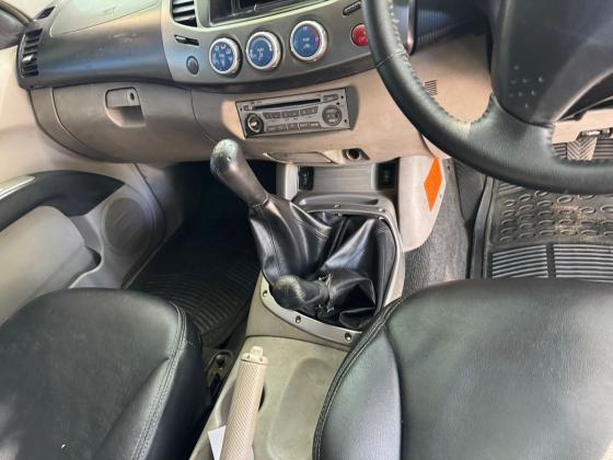 Mitsubishi Triton 2.5cc Diesel 4X4