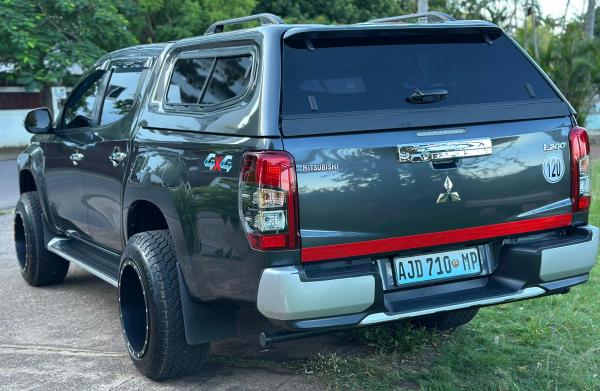 Mitsubishi Triton Sport L200 2020 2.4 lcc Turbo Hi-Torque 4X4 INGLESA BARBARIANN