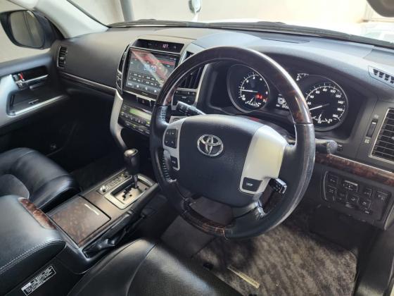 TOYOTA LAND CRUISER V8 ZX 2013