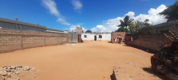 TRESPASSE DE UMA EXCELENTE PROPRIEDADE 15X30 A 1 MINUTO  DA A.V DOM ALEXANDRE  NAS MAHOTAS – ZONA SEGURA E RUAS BEM ABERTAS-842641512  》A propriedade