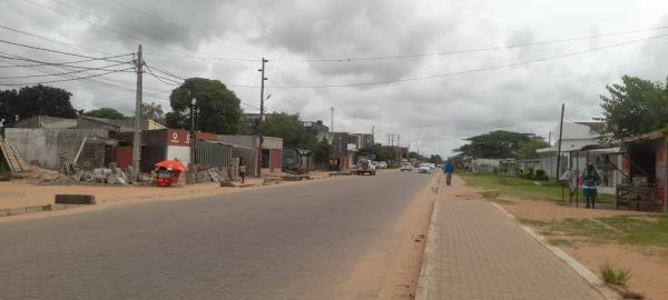 TRESPASSE DE UMA EXCELENTE PROPRIEDADE 15X30 A 1 MINUTO  DA A.V DOM ALEXANDRE  NAS MAHOTAS – ZONA SEGURA E RUAS BEM ABERTAS-842641512  》A propriedade