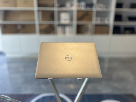UltraBook Machine Dell Latitude 5420 11Th Generation  Intel core I5-1135U 8  CPUs ,8 GB DDR4 SDRAM,256  GB Storage SSD , 13.3 Polegadas, IntelIris Xe