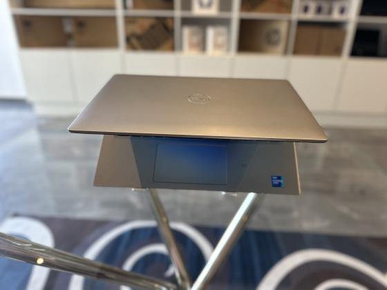 UltraBook Machine Dell Latitude 5420 11Th Generation  Intel core I5-1135U 8  CPUs ,8 GB DDR4 SDRAM,256  GB Storage SSD , 13.3 Polegadas, IntelIris Xe