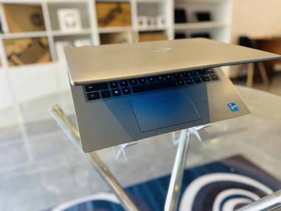 UltraBook Machine Dell Latitude 5420 11Th Generation  Intel core I5-1135U 8  CPUs ,8 GB DDR4 SDRAM,256  GB Storage SSD , 13.3 Polegadas, IntelIris Xe