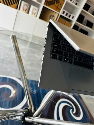 UltraBook Machine Dell Latitude 5420 11Th Generation  Intel core I5-1135U 8  CPUs ,8 GB DDR4 SDRAM,256  GB Storage SSD , 13.3 Polegadas, IntelIris Xe