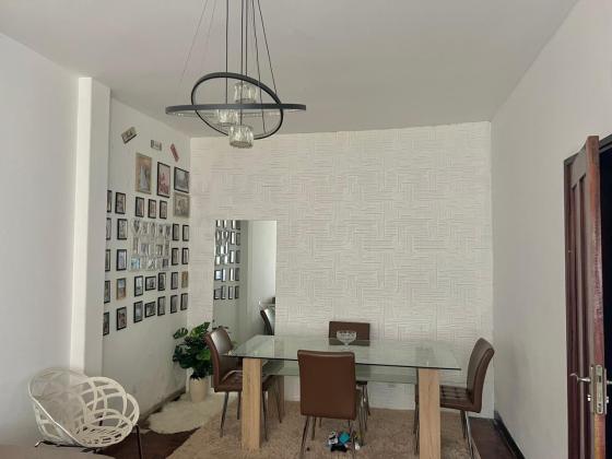Vende se T1+1 no Alto Maé Xima