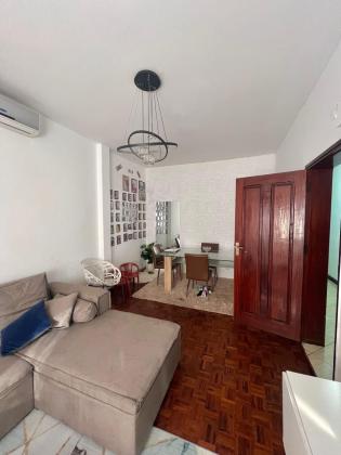 Vende se T1+1 no Alto Maé Xima
