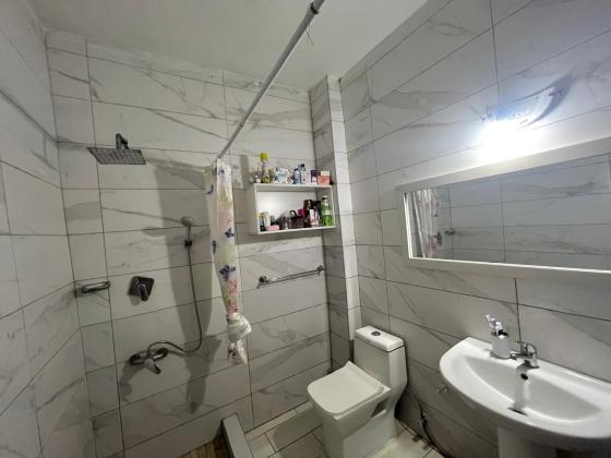 Vende se T1+1 no Alto Maé Xima