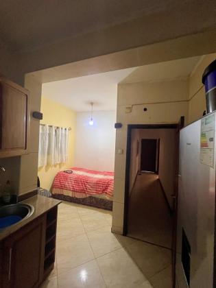 Vende se T1+1 no Alto Maé Xima