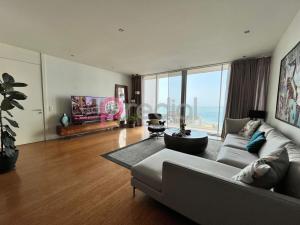 🪧*Vende-se: Apartamento T3 com móveis📍Platinum Residence, Av. Julius Nyerere.*