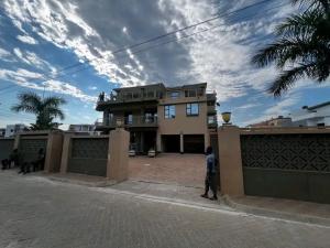 Vende-se enorme Mansão tipo 7 no Triunfo novo..*