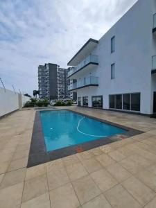 Vende-se Espaçoso Apartamento T3 3wcs moderna com piscina e ginásio no condomínio 4 life, dona al