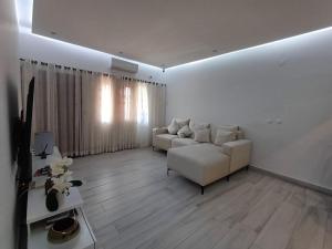 Arrenda-se vivenda, tipo3 no bairro da costa do sol condomínio Casa Jovem