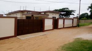 Arrenda-se está vivenda, tipo3 no bairro de Guava