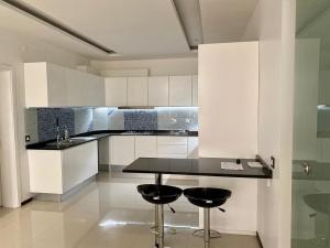 Arrenda-se Moderno apartamento, tipo3 bairro da costa do sol triunfo