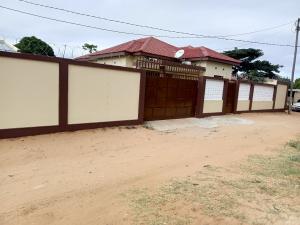 Arrenda-se está bela Vivenda, Tipo3 no bairro de Guava