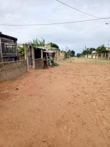 Vende-se está ruína, tipo3 no bairro de laulane muito próximo ao mercado laulane