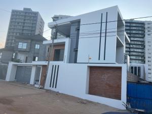 Arrenda-se Luxuosa, tipo6 no bairro da Sommershield 2