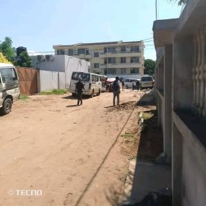 Vende-se Ruína, tipo2 no bairro de Albasine