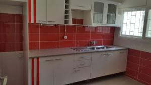 Vende se apartamento espaçoso luxuoso tipo 2 no bairro malhangalene num prédio pekeno e organizado