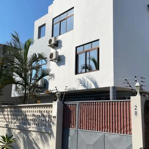 Vendo Moradia Triplex T4 zona