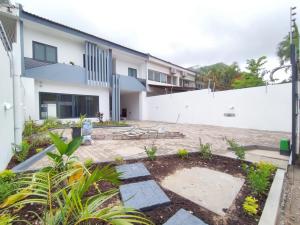 Vende-se Moradia Tipo 4 no bairro da Sommerscield