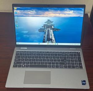Dell Precision Mobile Workstation 3570 i7 12th 16GB 512GB Nvidia Quadro T550 4GB