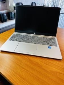 HP Lap Top  15-fd0xxx Notebook PC Limpinho como Novo Intel Core i5-1334U(12 CPUs) 1.3GHZ 13 th Gen ,