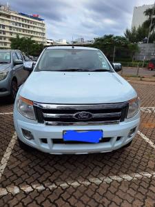 FORD RANGER XLT CLEAN
